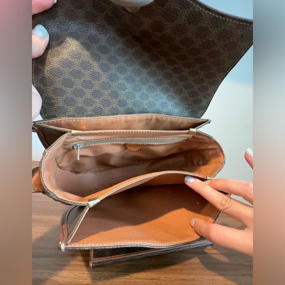 3-Fer‼️ Celine Crossbody, Wallet and Chain - Picture 3 of 16